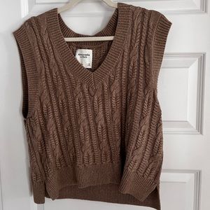 Abercrombie & Fitch cable knit vest NWT